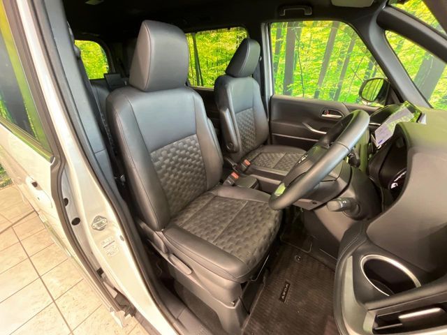 TOYOTA VOXY 4WD 2024