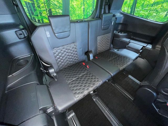 TOYOTA VOXY 4WD 2024