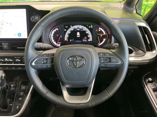 TOYOTA VOXY 4WD 2024