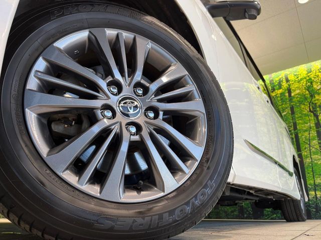 TOYOTA VOXY 4WD 2024