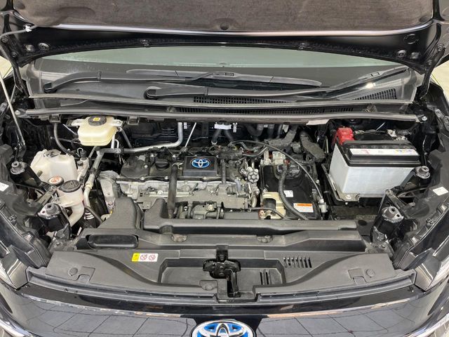 TOYOTA VOXY HYBRID 2023