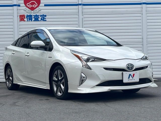 TOYOTA PRIUS 2017