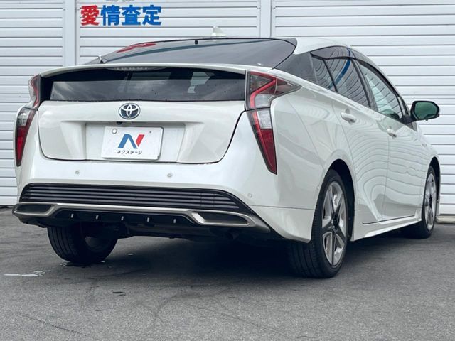 TOYOTA PRIUS 2017