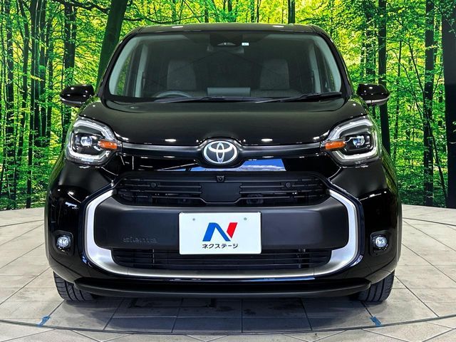 TOYOTA SIENTA HYBRID 2023