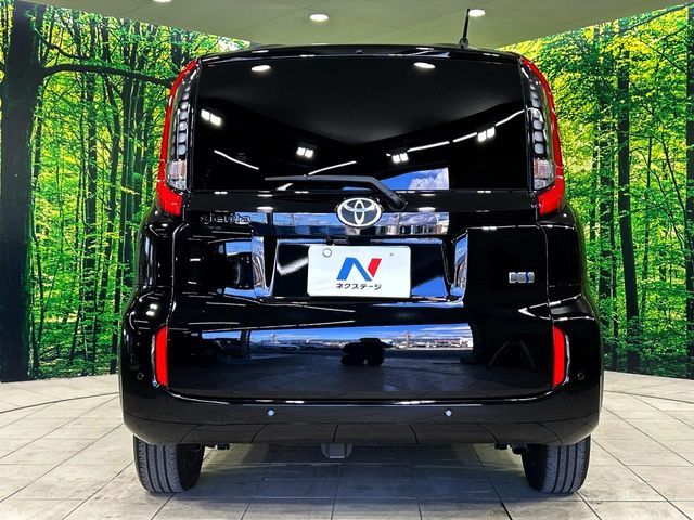 TOYOTA SIENTA HYBRID 2023