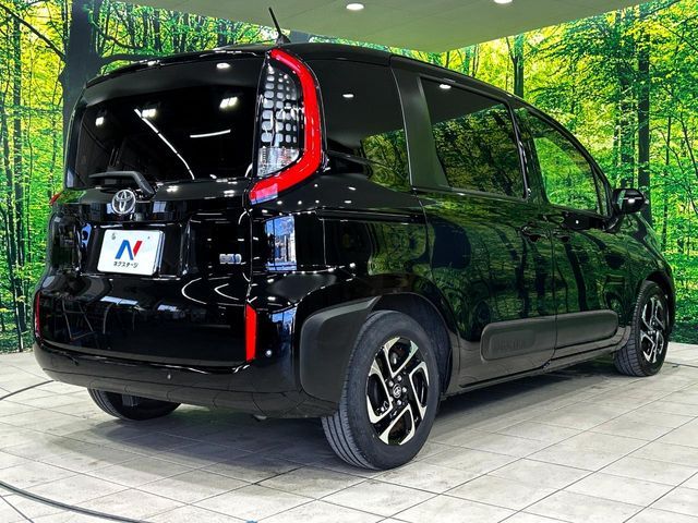 TOYOTA SIENTA HYBRID 2023