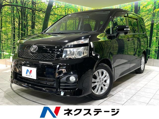 TOYOTA VOXY 2012
