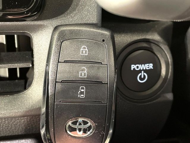 TOYOTA SIENTA HYBRID 2025