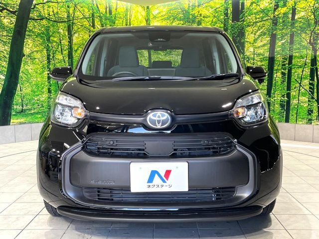 TOYOTA SIENTA HYBRID 2025