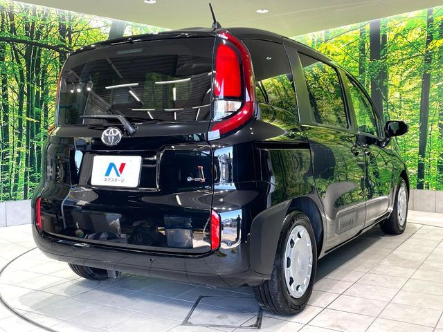 TOYOTA SIENTA HYBRID 2025
