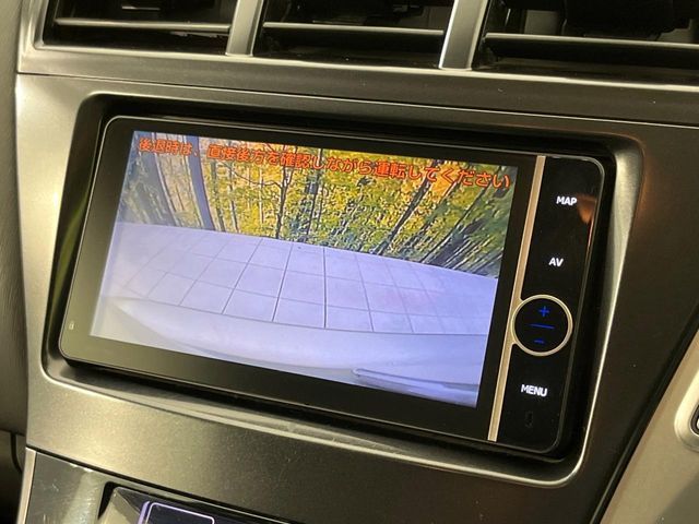 TOYOTA PRIUS Alpha 2013