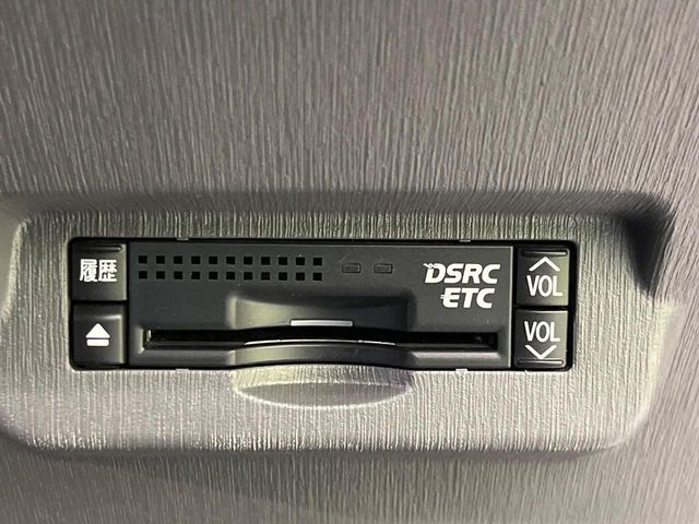 TOYOTA PRIUS Alpha 2013