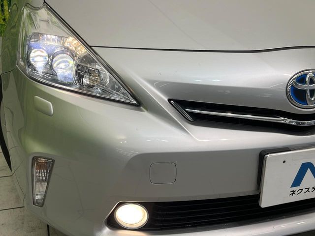 TOYOTA PRIUS Alpha 2013