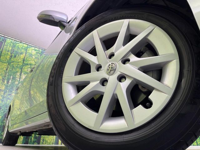 TOYOTA PRIUS Alpha 2013