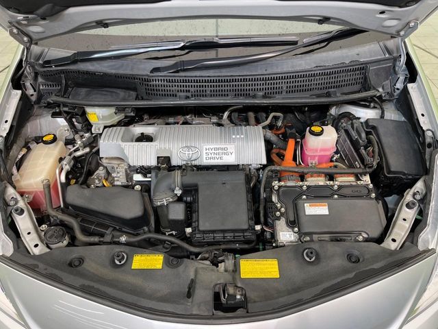 TOYOTA PRIUS Alpha 2013