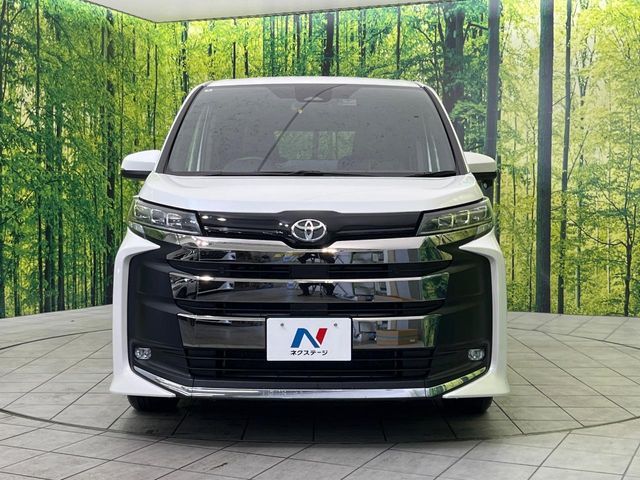 TOYOTA NOAH 2025