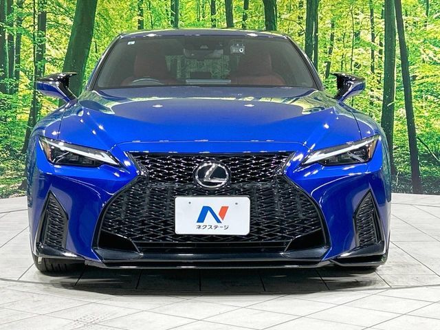 TOYOTA LEXUS IS300 2021