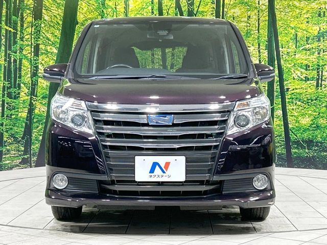 TOYOTA NOAH HYBRID 2016