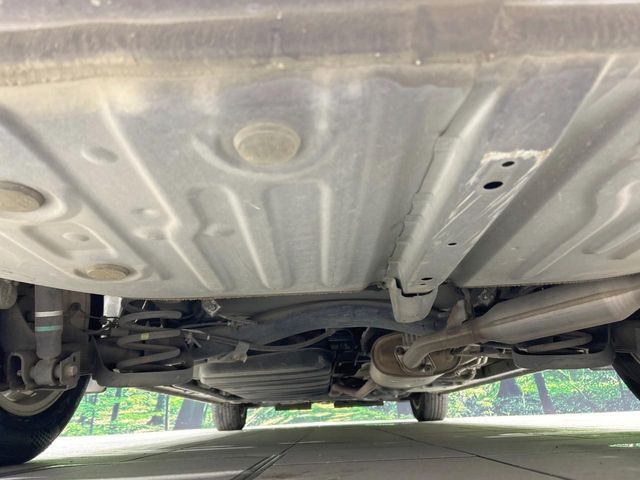 TOYOTA NOAH HYBRID 2016