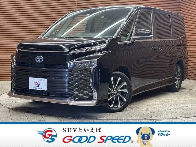 TOYOTA VOXY HYBRID 2022