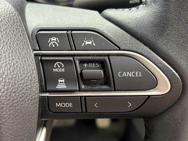 TOYOTA VOXY HYBRID 2022