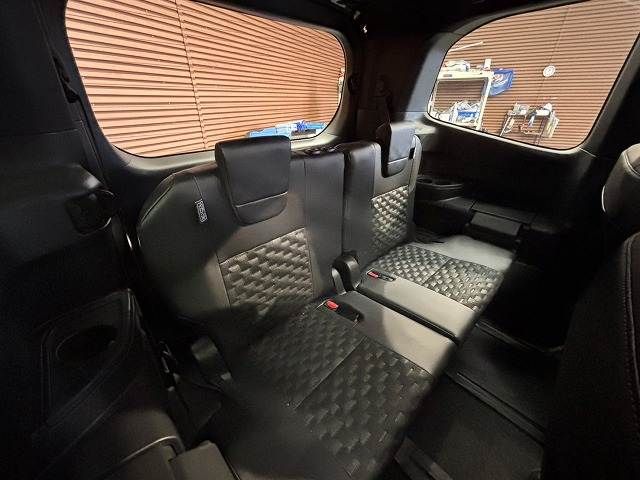 TOYOTA VOXY HYBRID 2022