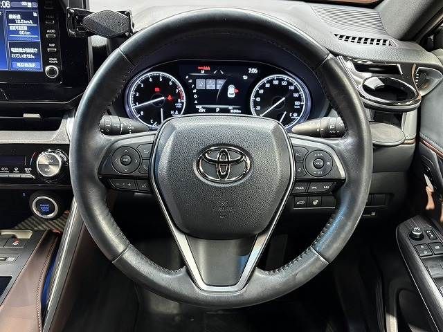 TOYOTA HARRIER 2WD 2022