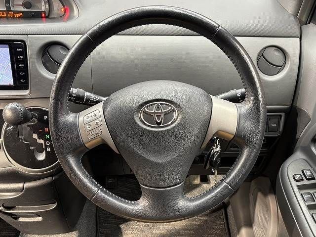 TOYOTA SIENTA 2014