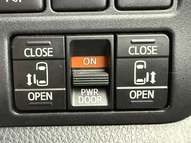 TOYOTA ESQUIRE 4WD 2018