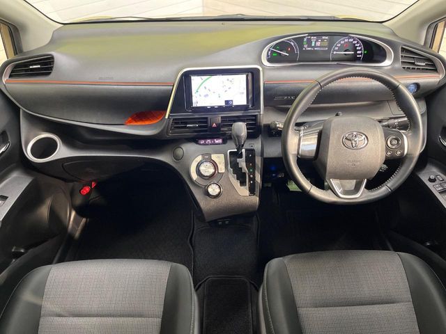 TOYOTA SIENTA HYBRID 2019