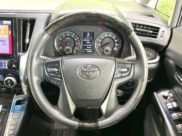 TOYOTA VELLFIRE 2015