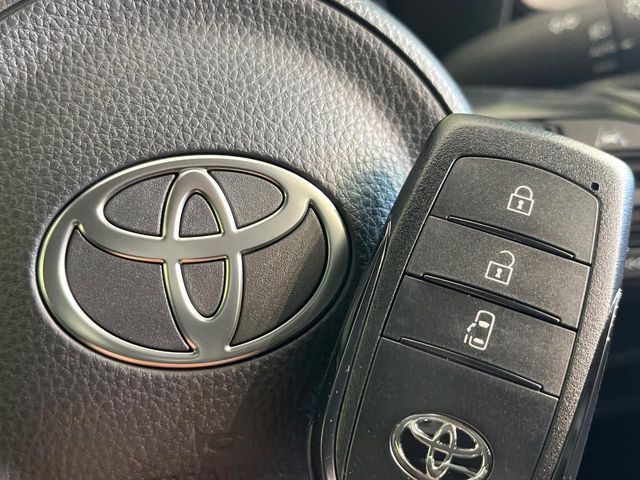 TOYOTA SIENTA HYBRID 2025