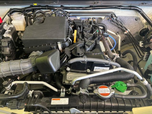 SUZUKI JIMNY NOMADE 2025