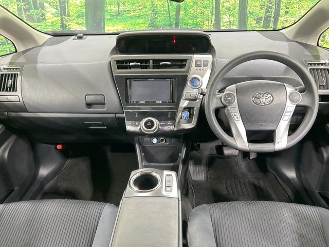 TOYOTA PRIUS Alpha 2015