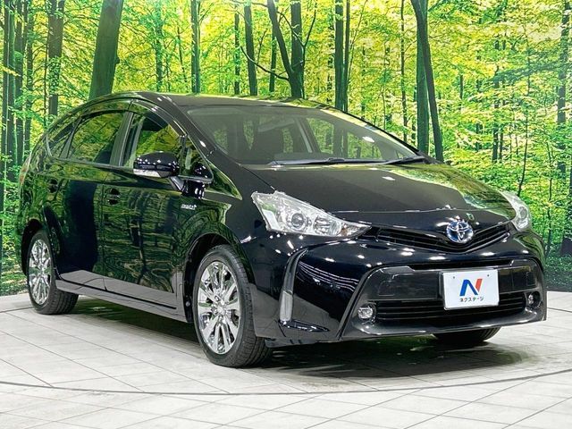 TOYOTA PRIUS Alpha 2015