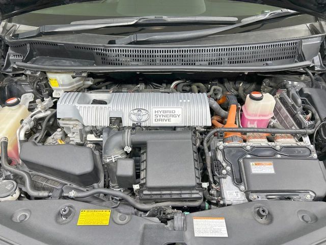 TOYOTA PRIUS Alpha 2015