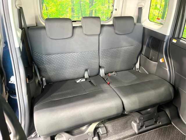 TOYOTA ROOMY 2017