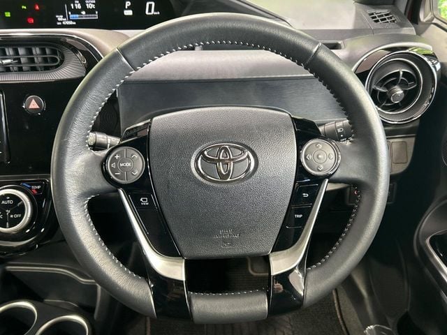 TOYOTA AQUA 2019