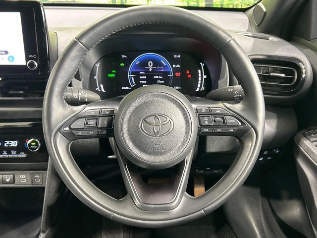 TOYOTA YARIS CROSS HYBRID 2025