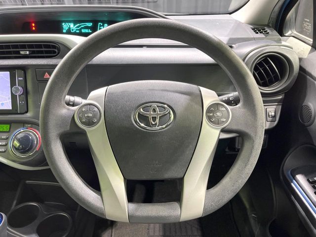 TOYOTA AQUA 2013