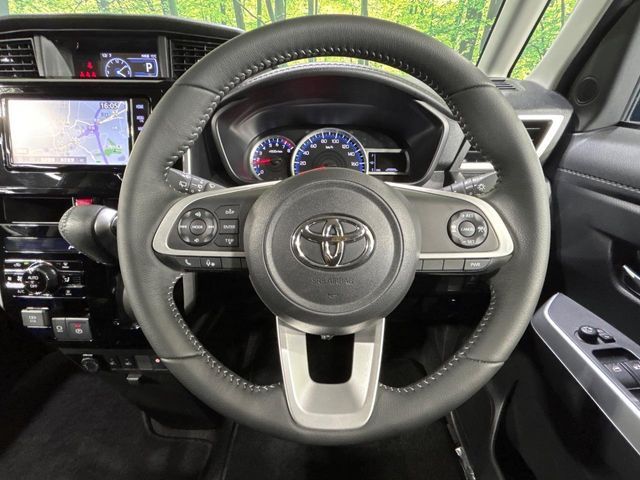 TOYOTA ROOMY 2022