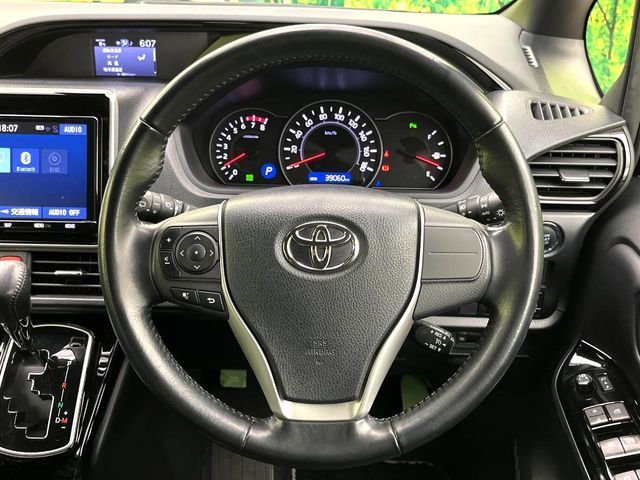 TOYOTA NOAH 2019