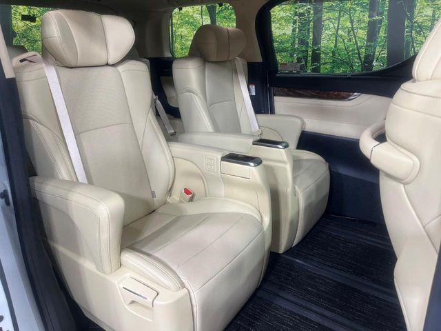 TOYOTA ALPHARD hybrid 4WD 2022