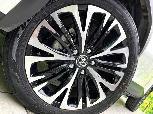 TOYOTA YARIS CROSS HYBRID 2025