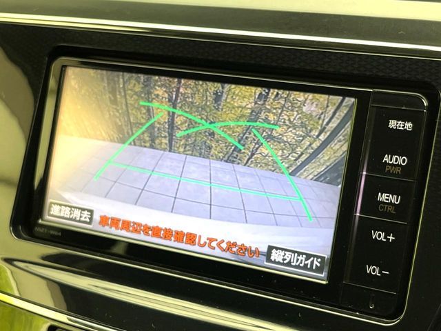 TOYOTA PRIUS Alpha 2015