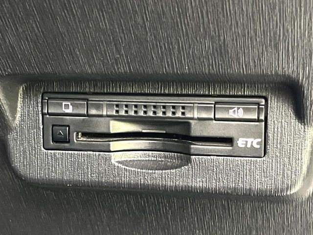 TOYOTA PRIUS Alpha 2015