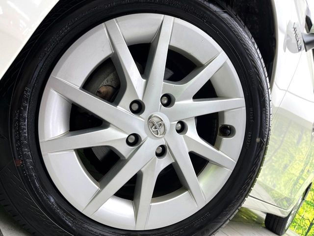 TOYOTA PRIUS Alpha 2015