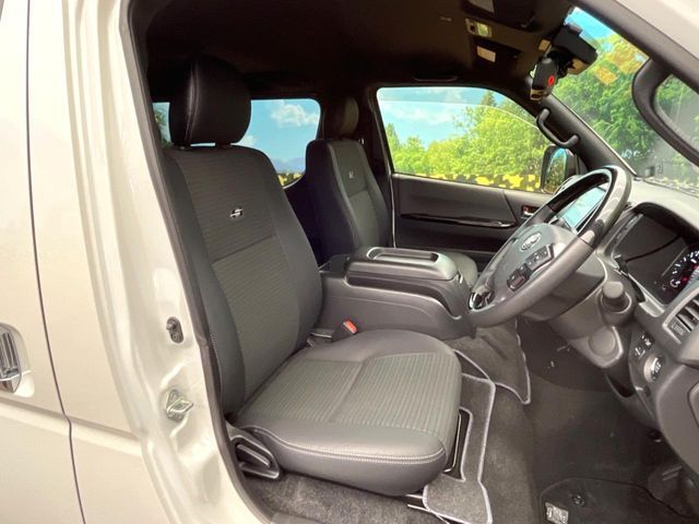 TOYOTA HIACE van 2WD 2025