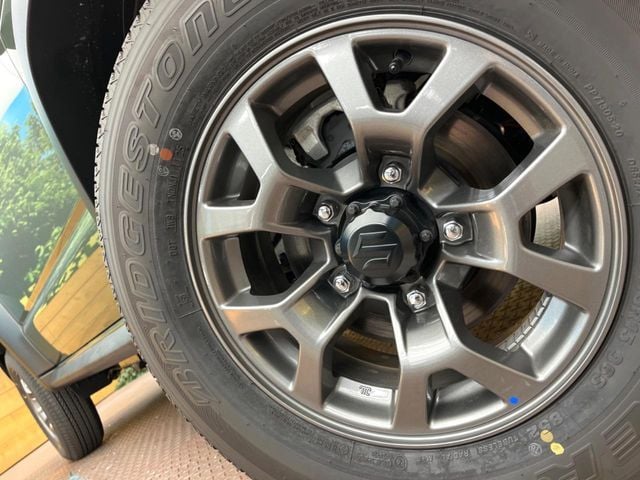 SUZUKI JIMNY NOMADE 2025