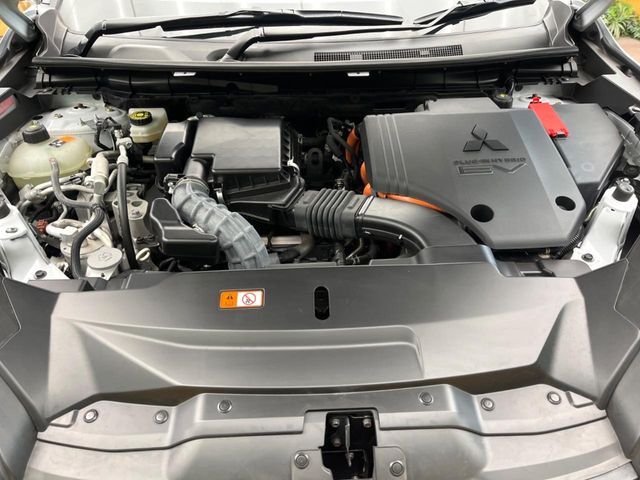 MITSUBISHI OUTLANDER PHEV 2023